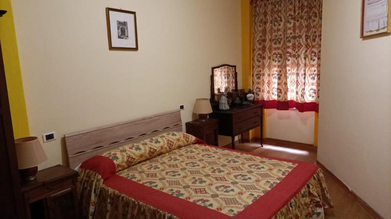 Appartamento Centro Cagliari Buitenkant foto